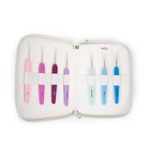 Estuche con 14 ganchillos Katia (2mm a 12mm)